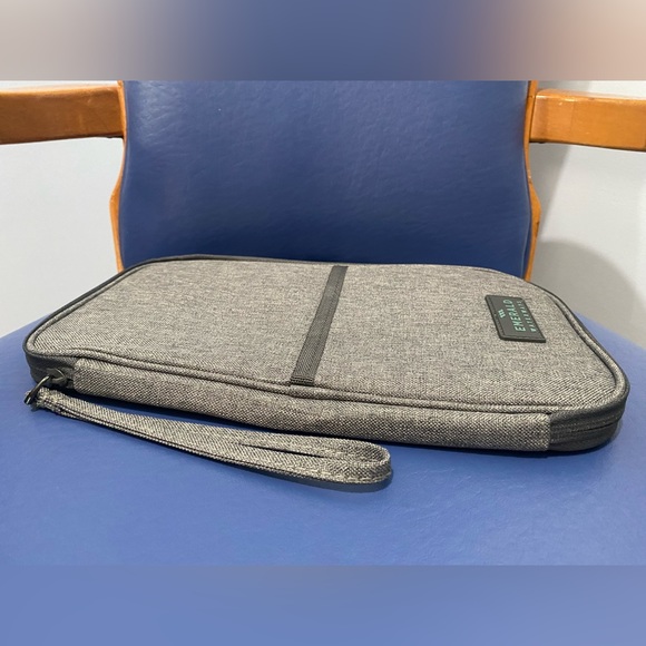 New Emerald Waterways travel documents zip-around organizer - Picture 15 of 15